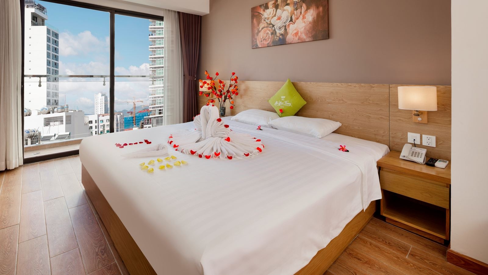 rooms-executive-city-view-with-balcony