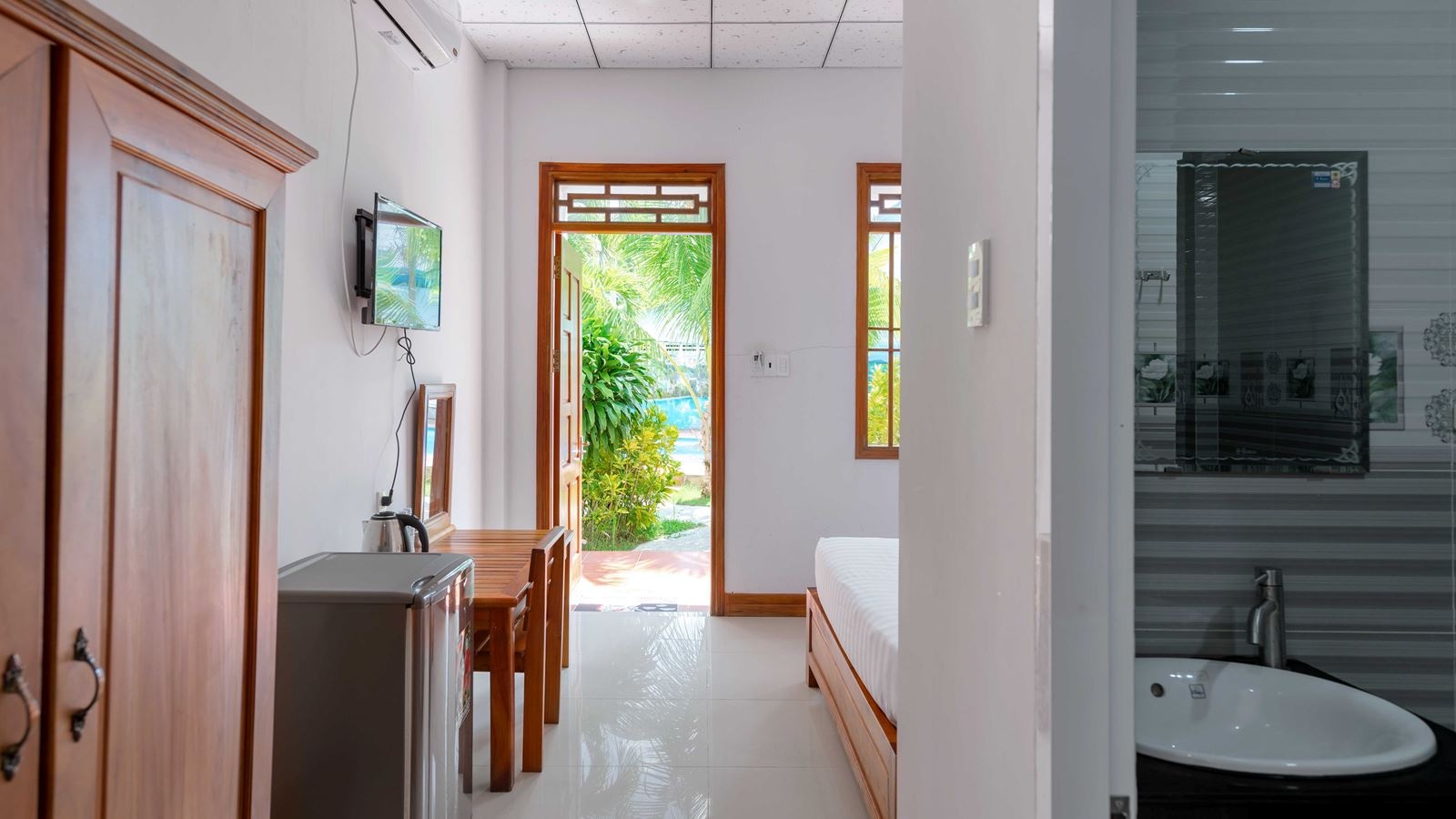 rooms-deluxe-bungalow-with-terrace-child-without-extra-bed