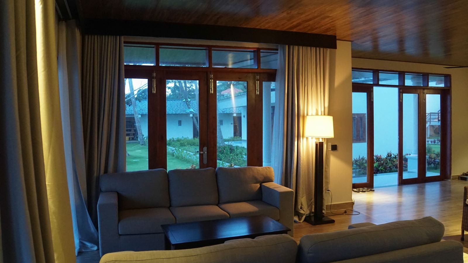 rooms-luxury-family-villa