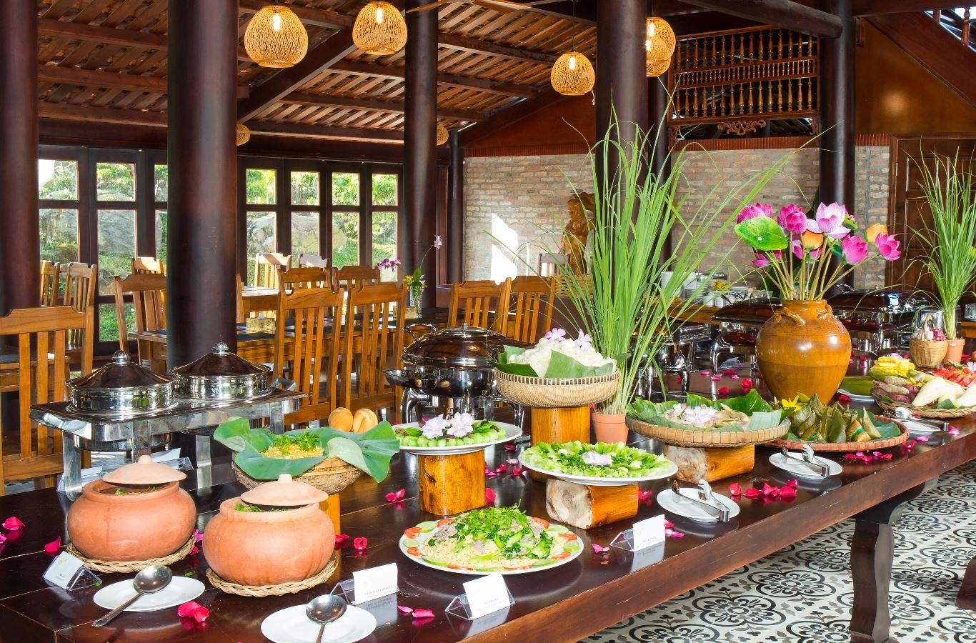 restaurants-restaurant