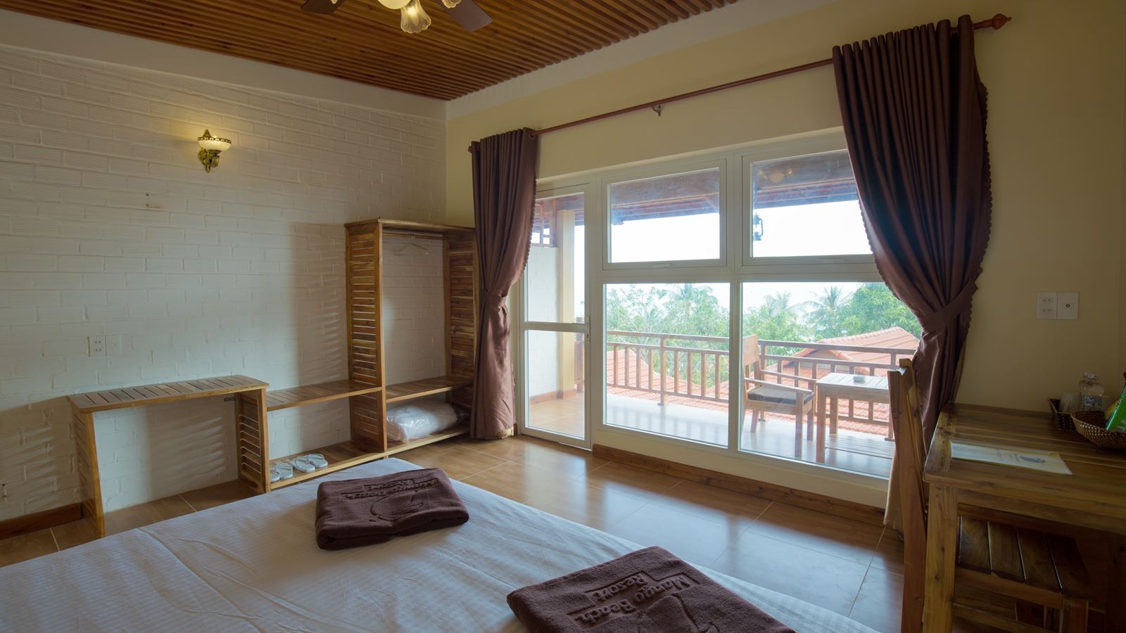 rooms-deluxe-ocean-view