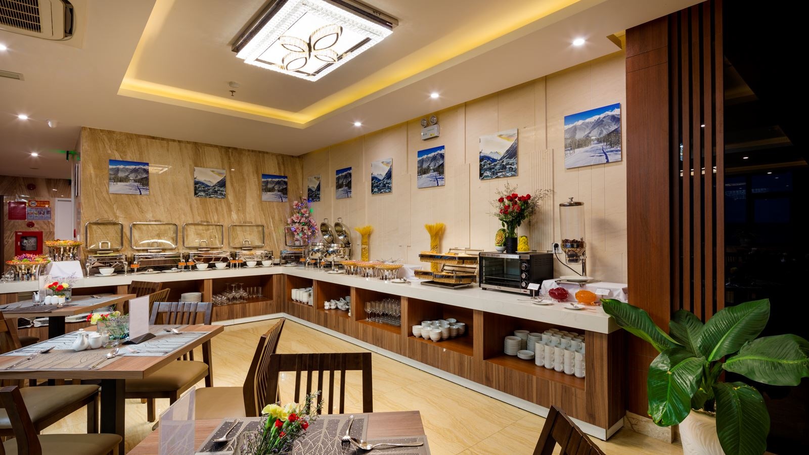 restaurants-restaurant