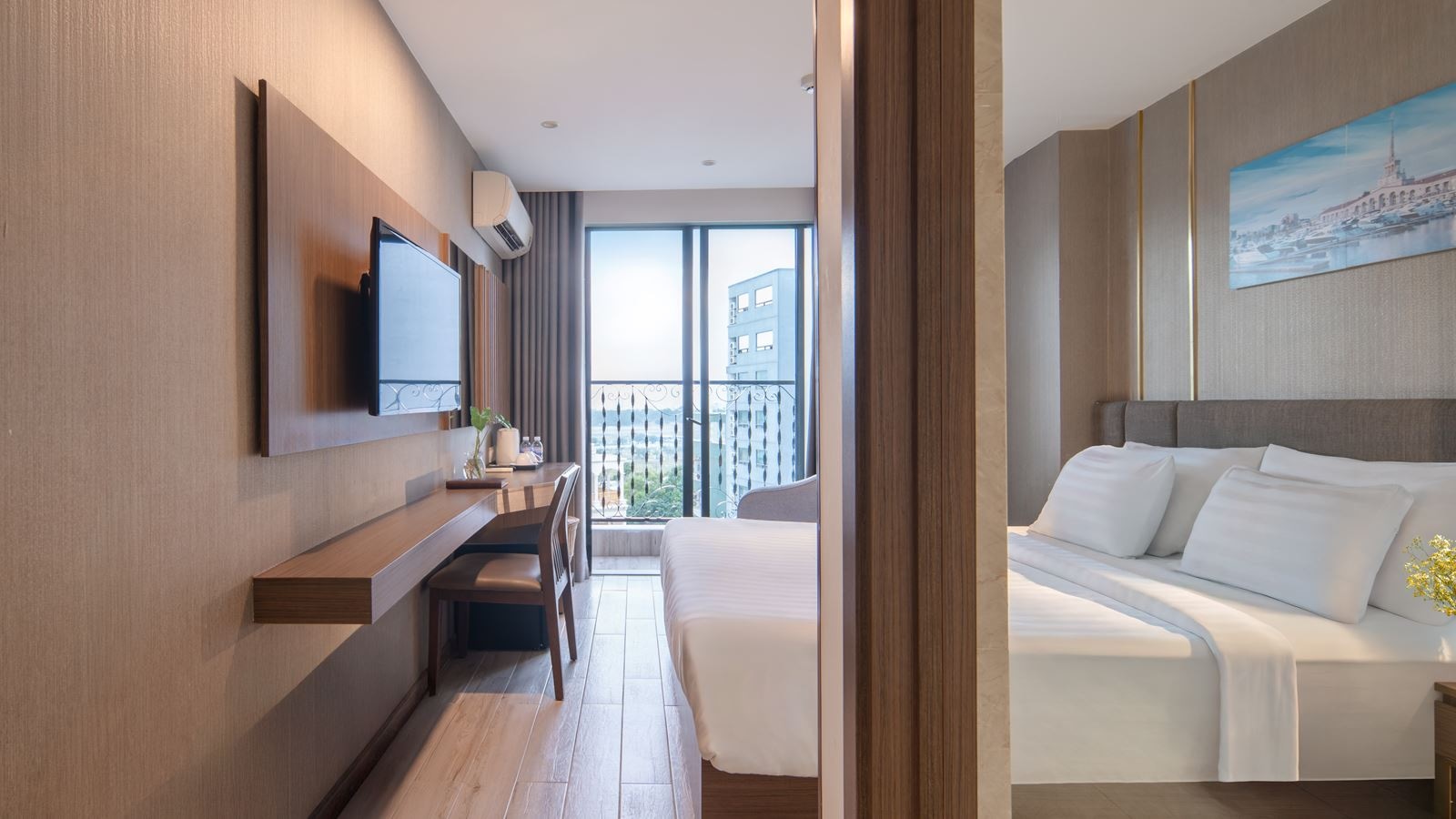 rooms-superior-city-view-with-balcony