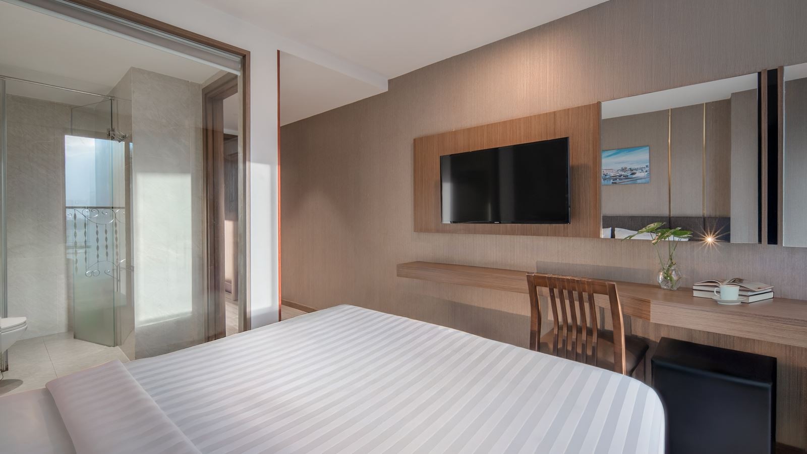 rooms-superior-city-view-with-balcony-child-without-extra-bed