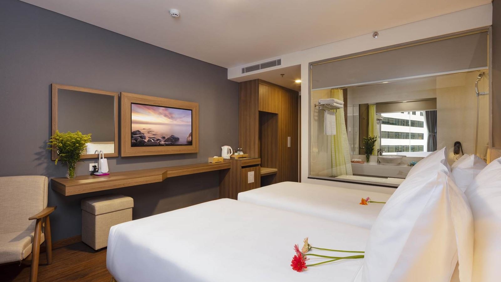 rooms-deluxe-city-view