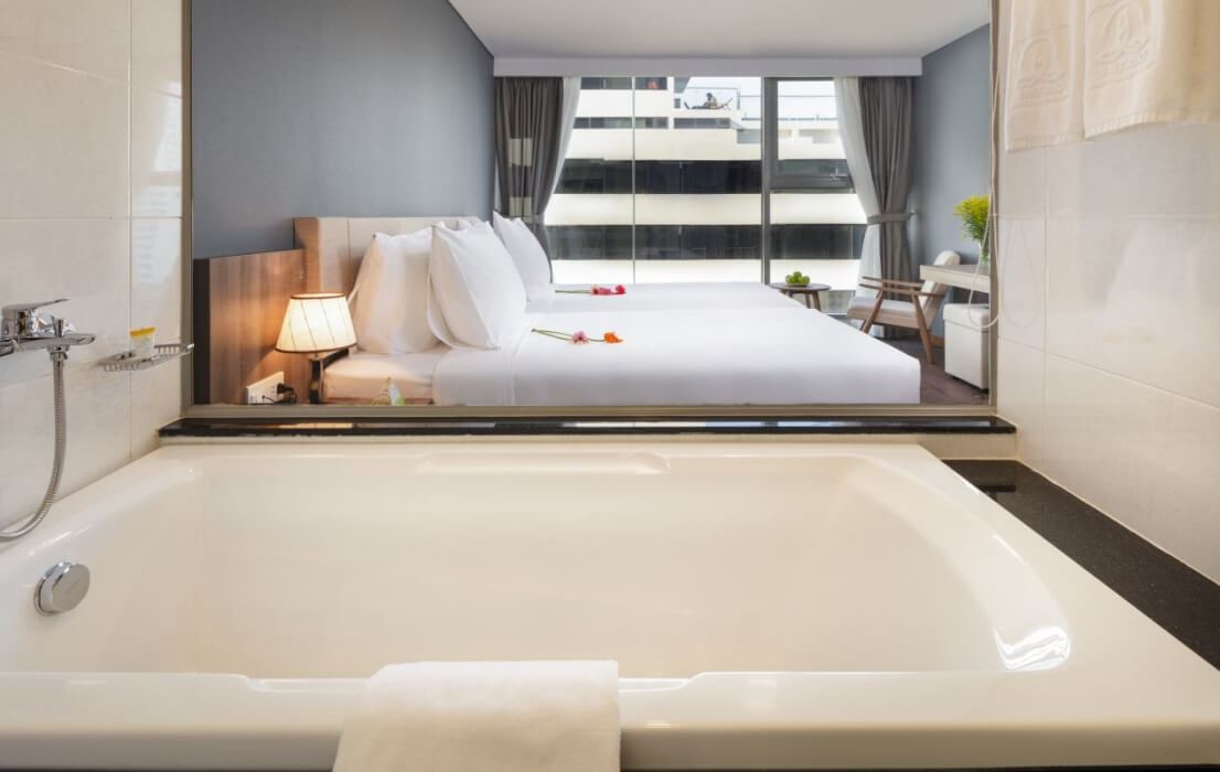 rooms-deluxe-city-view-child-without-extra-bed