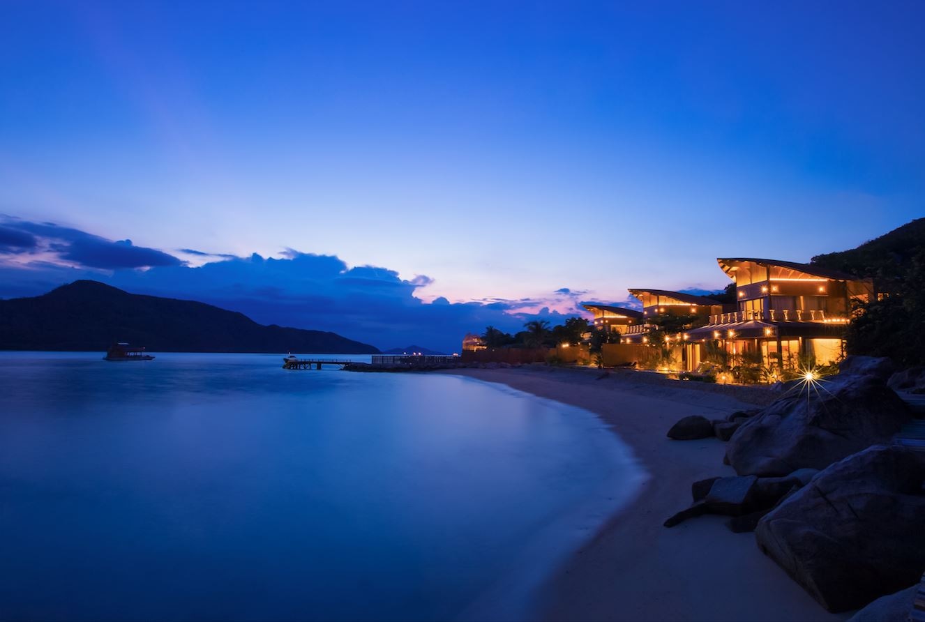 rooms-twobedroom-beachfront-pool-villa