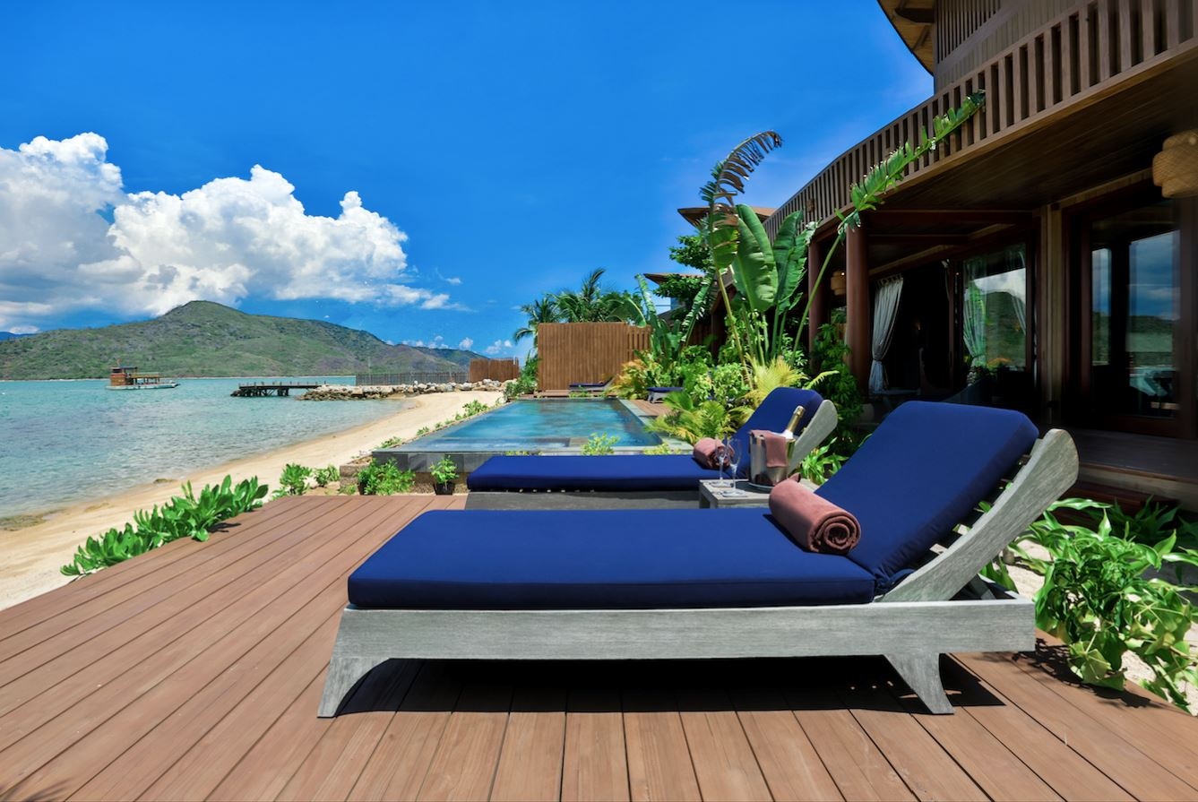 rooms-threebedroom-beachfront-pool-villa