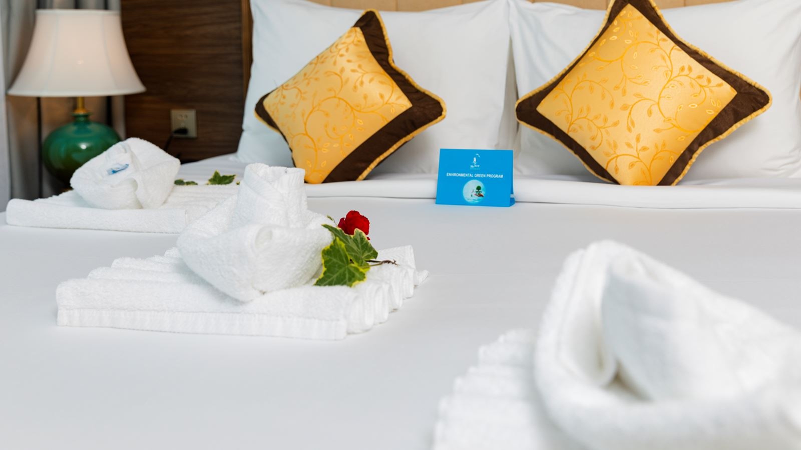 rooms-deluxe-ocean-view