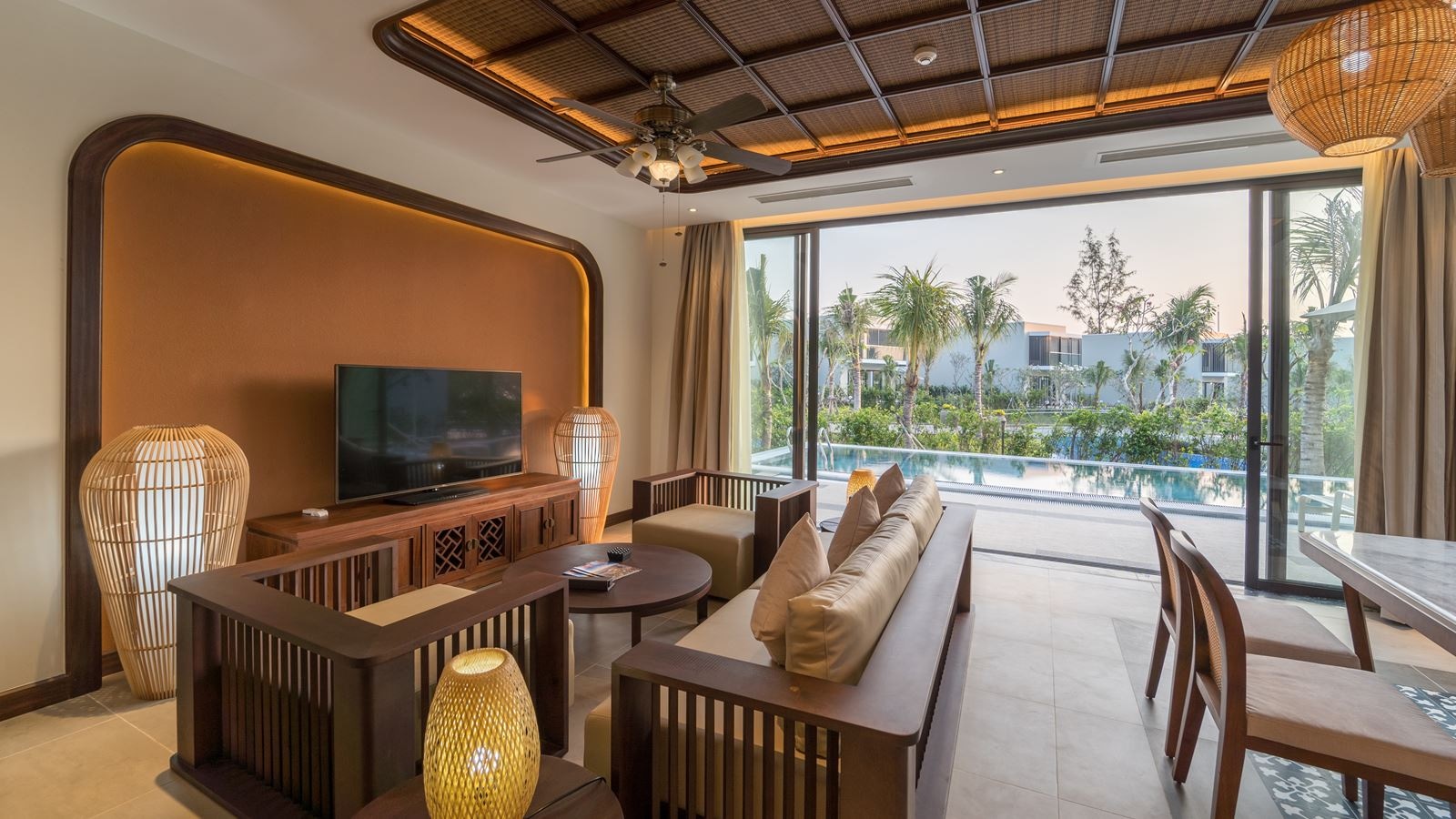 rooms-deluxe-villa-3-bedrooms