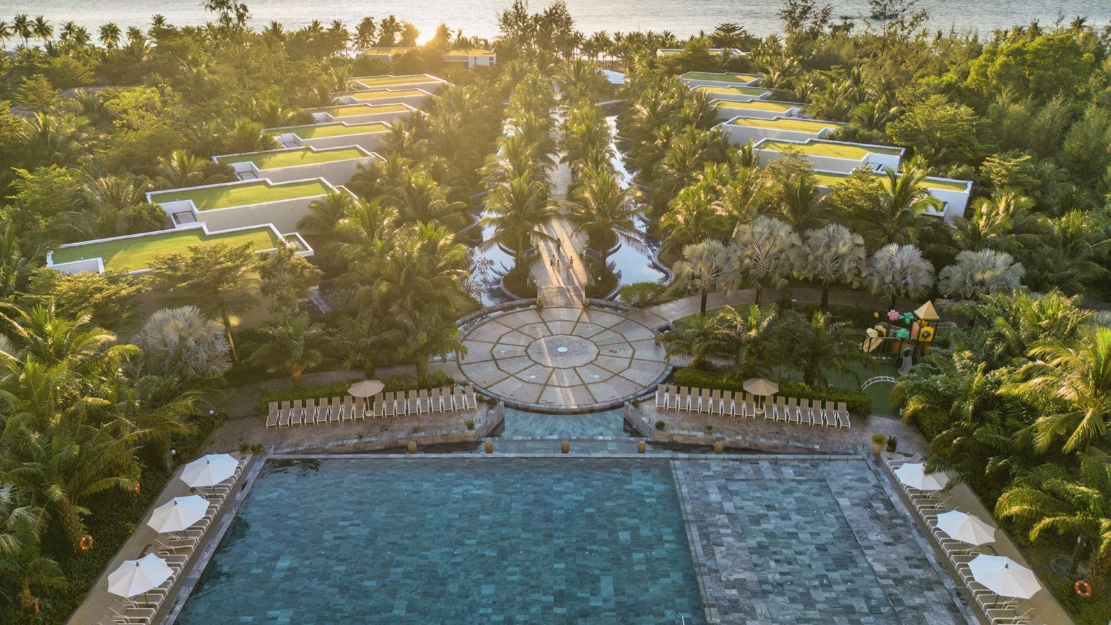 pools-outdoor--indoor-pool