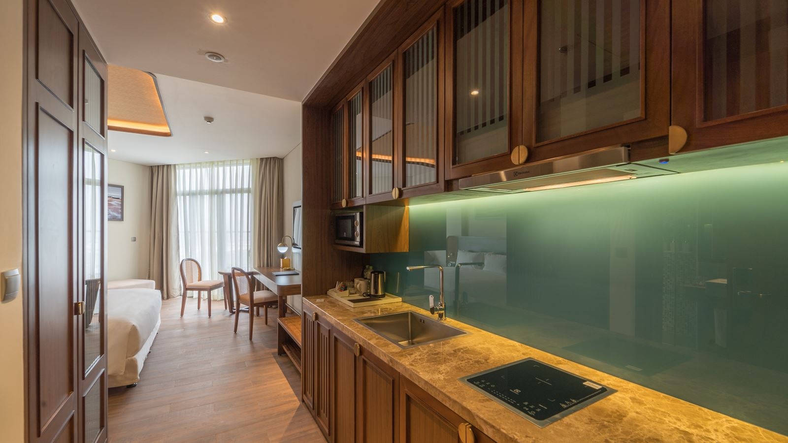 rooms-premier-deluxe-seaview