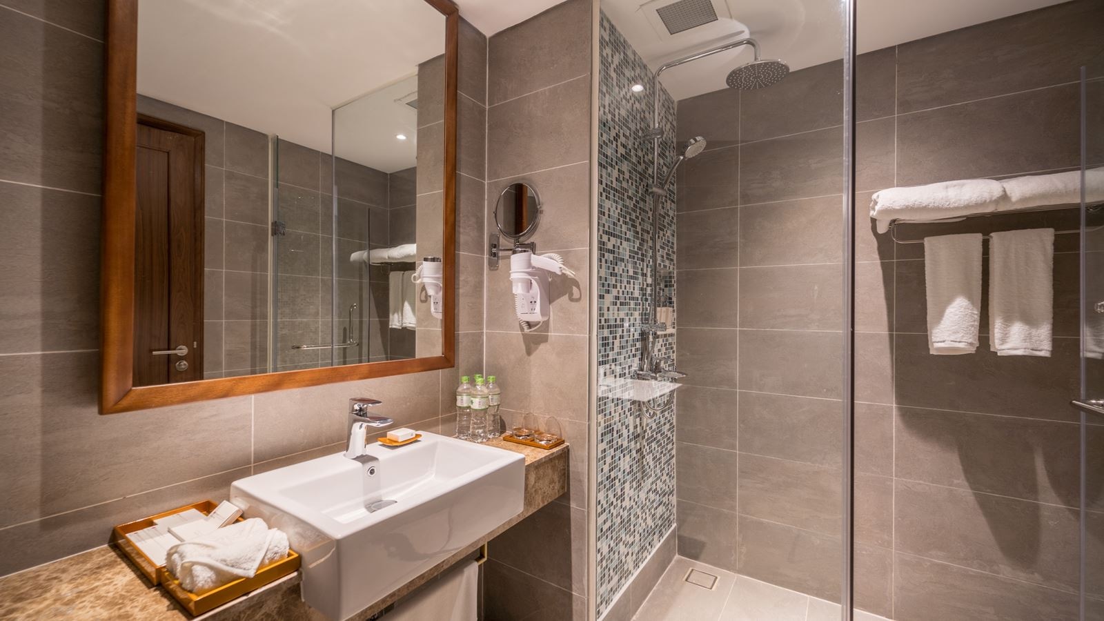 rooms-premier-deluxe-seaview