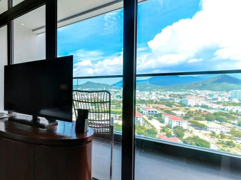 rooms-superior-citymoutain-view-with-balcony-child-without-extra-bed