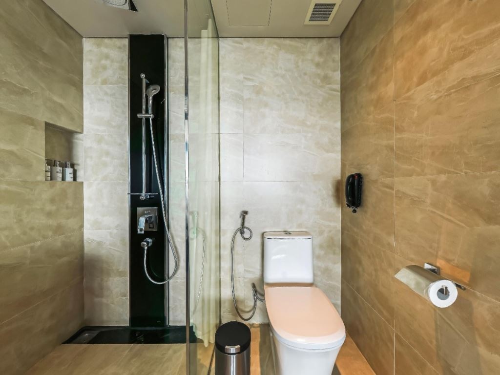 rooms-deluxe-ocean-view-with-balcony