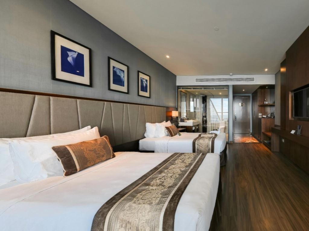 rooms-deluxe-ocean-view-with-balcony