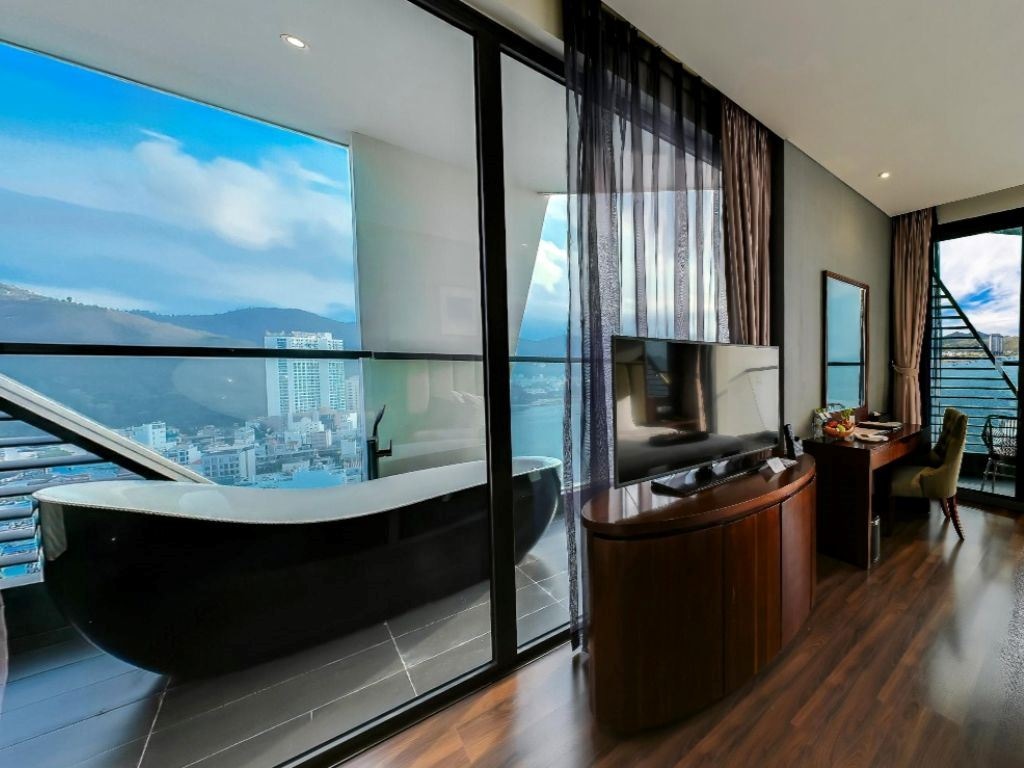 rooms-pacific-double-with-balcony-child-without-extra-bed