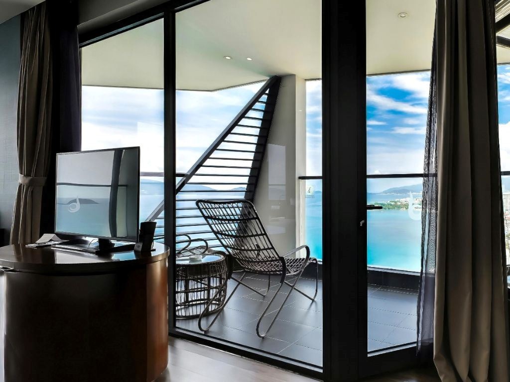 rooms-pacific-triple-with-balcony