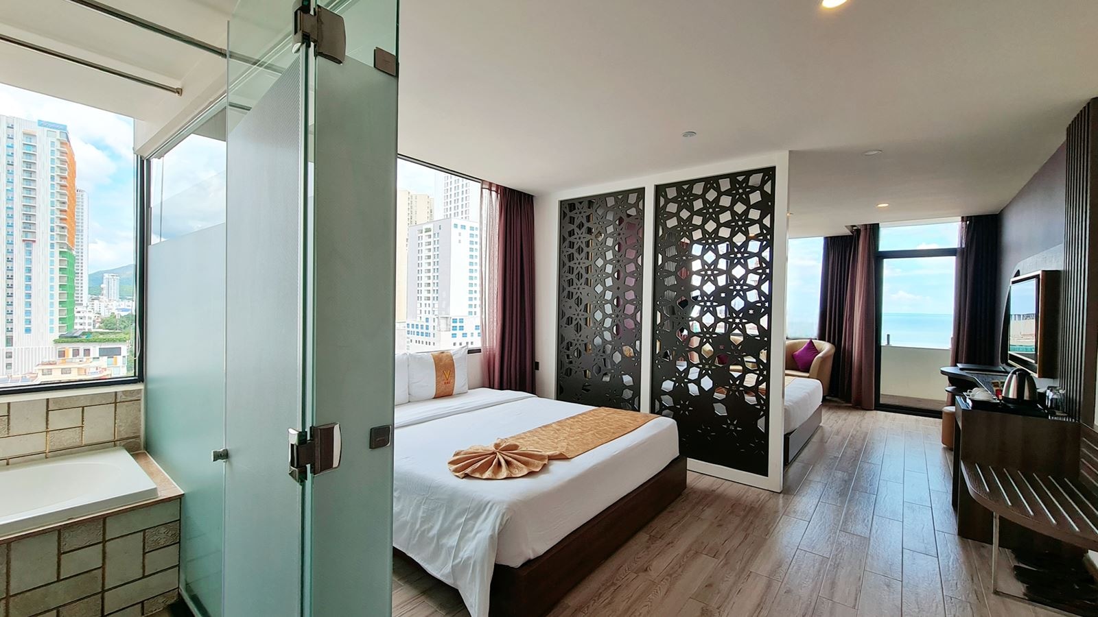 rooms-family-suite-cityview
