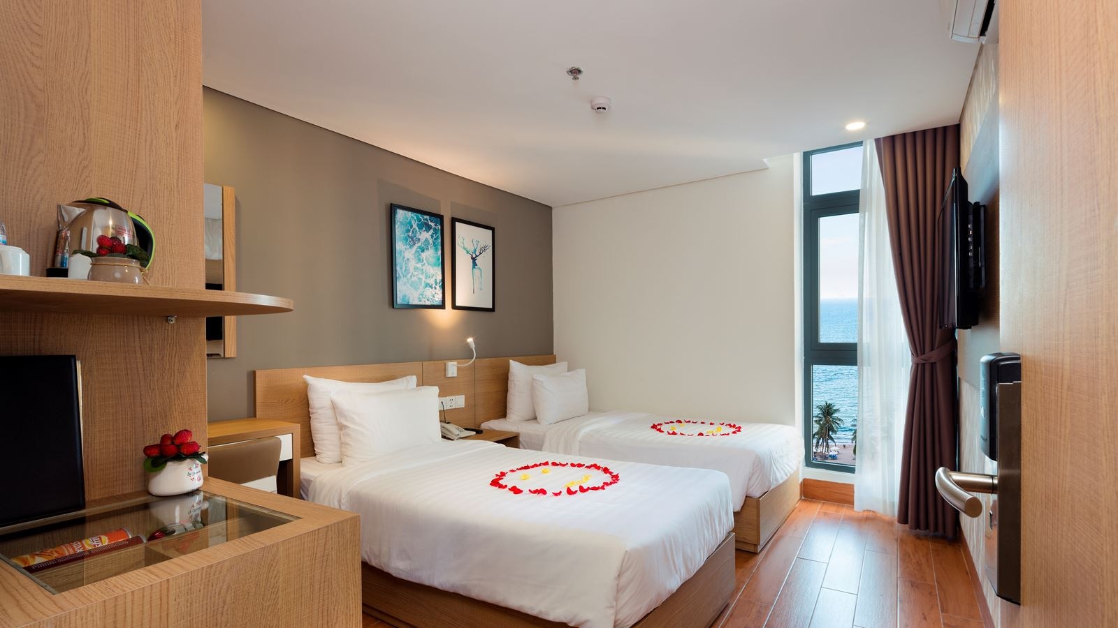 rooms-room-superior-sea-view