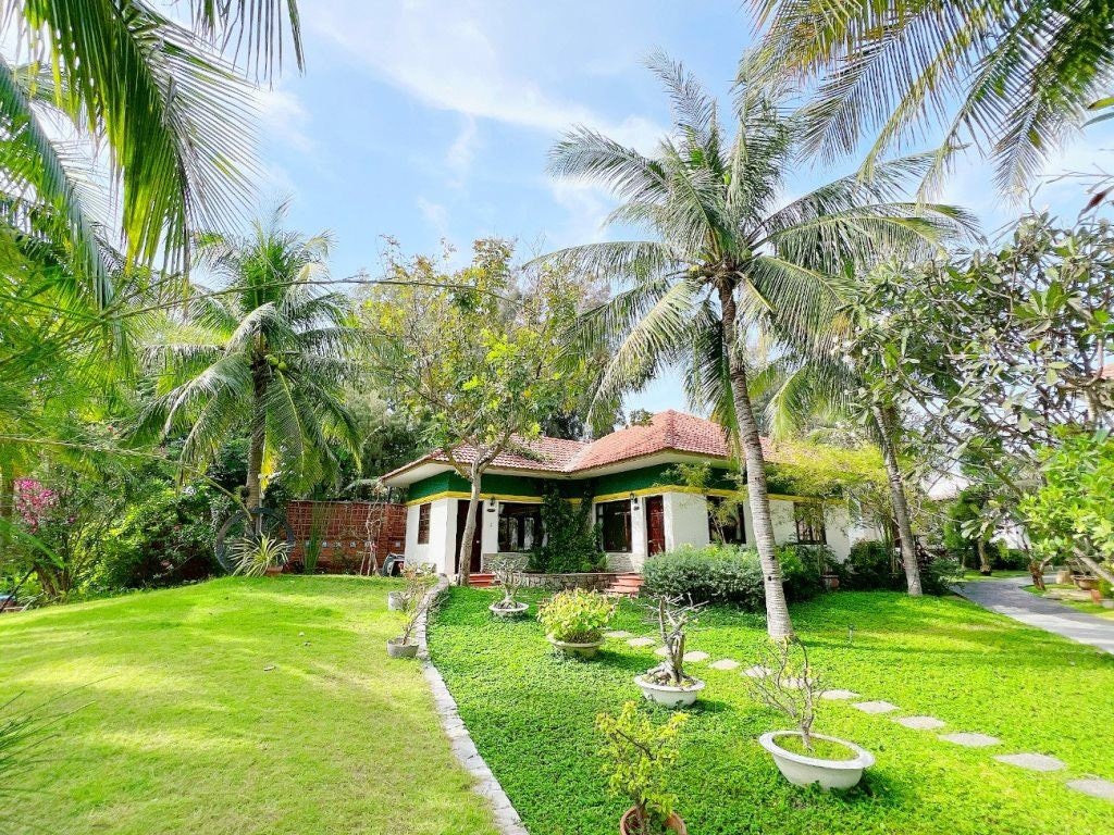 rooms-bungalow-garden-view