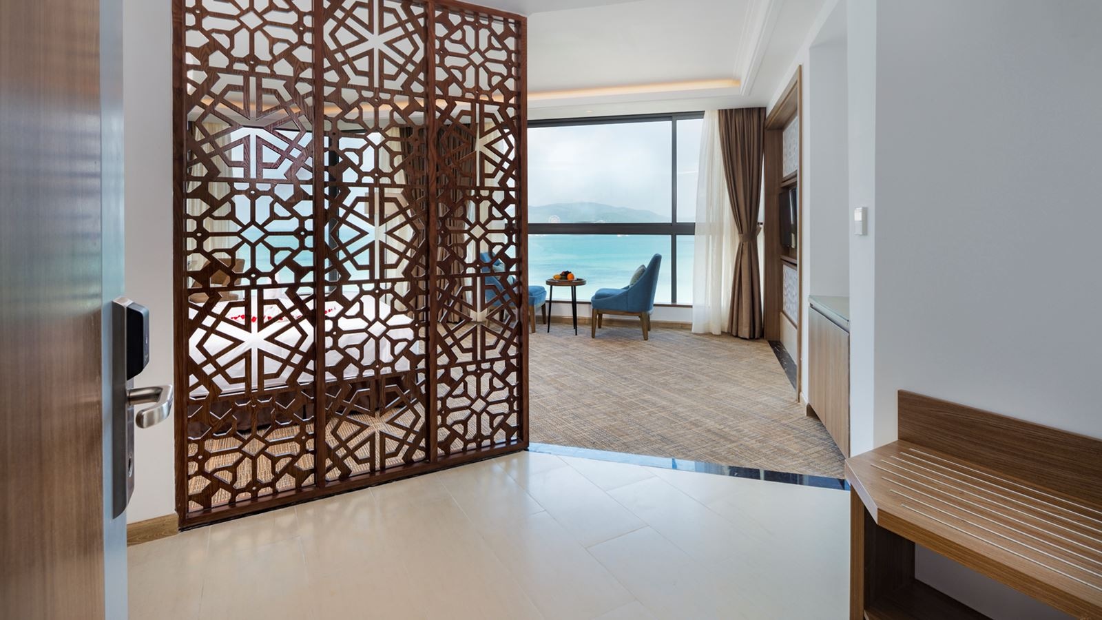 rooms-comodo-suite-panaroma-child-without-extra-bed