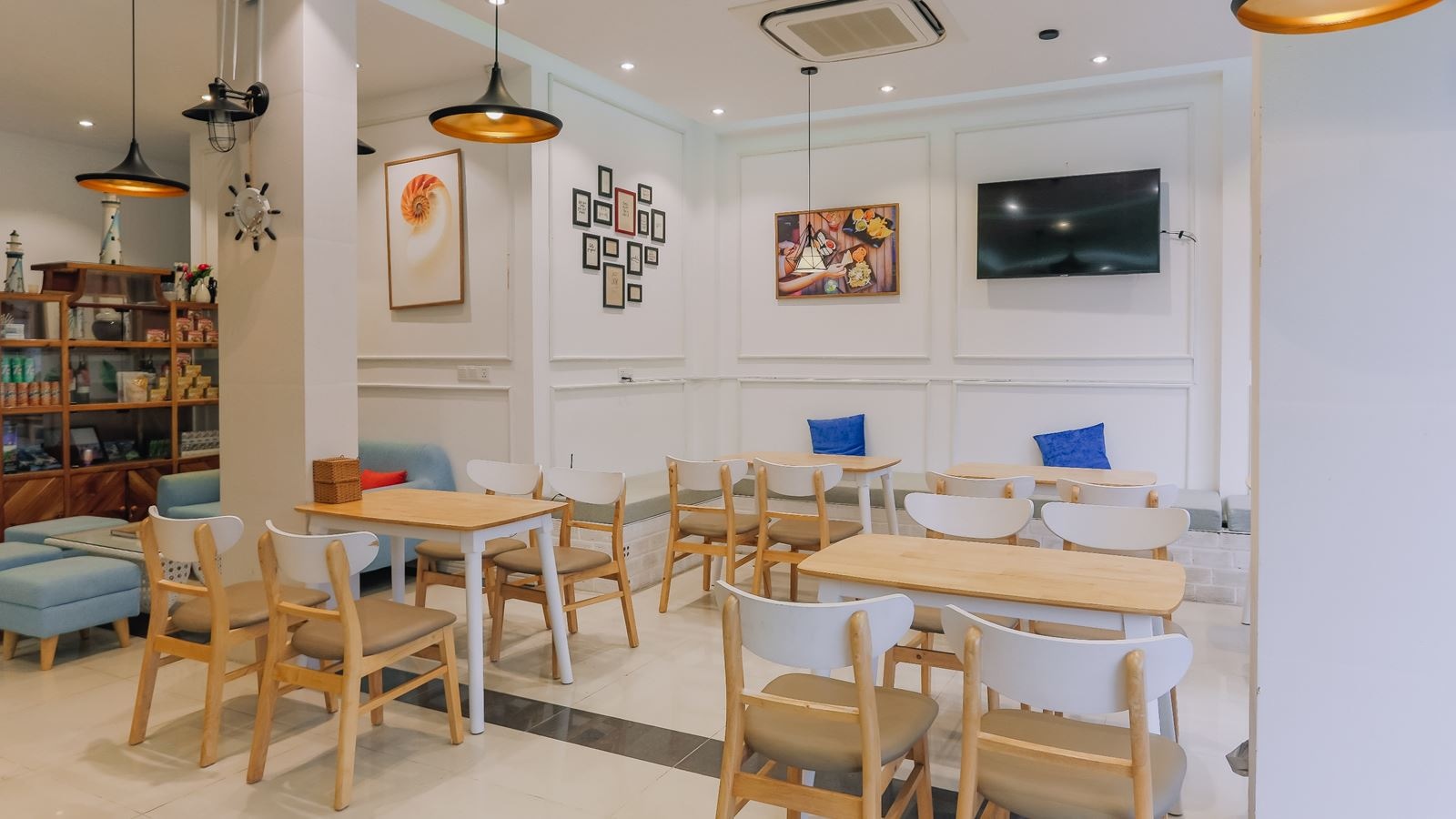 restaurants-restaurant