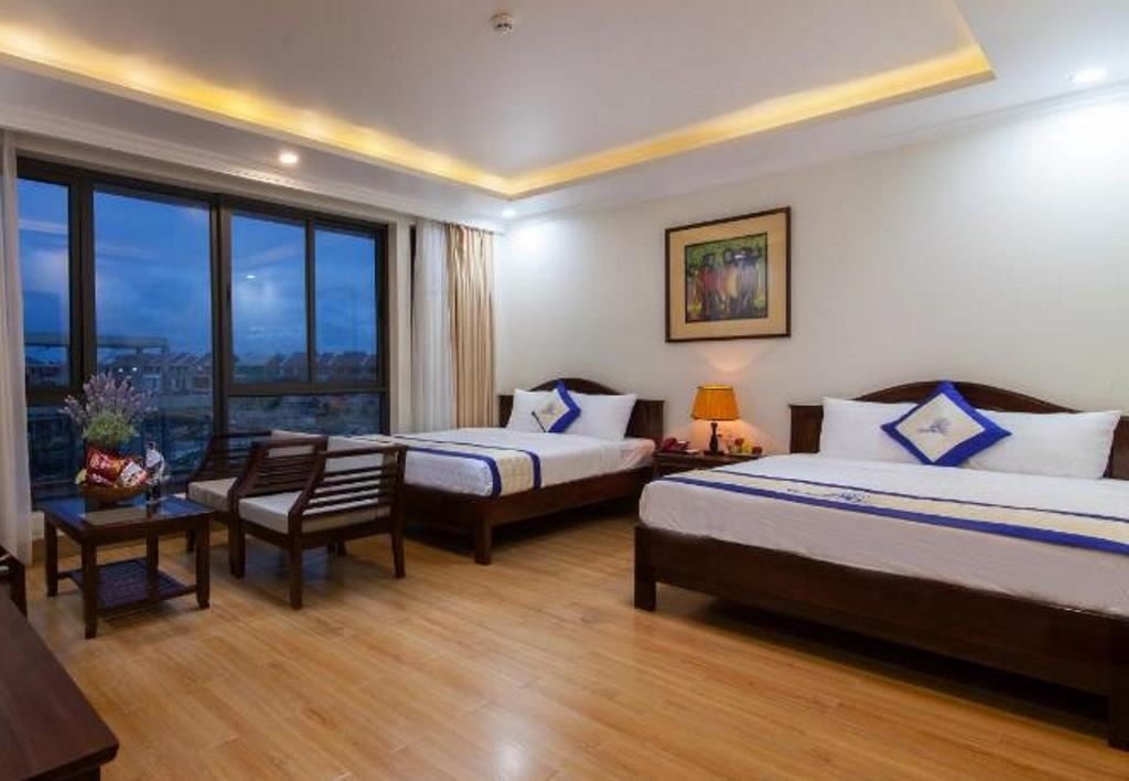 rooms-family-suite-window