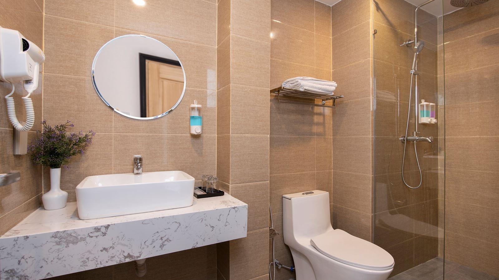 rooms-premier-deluxe-room-with-window