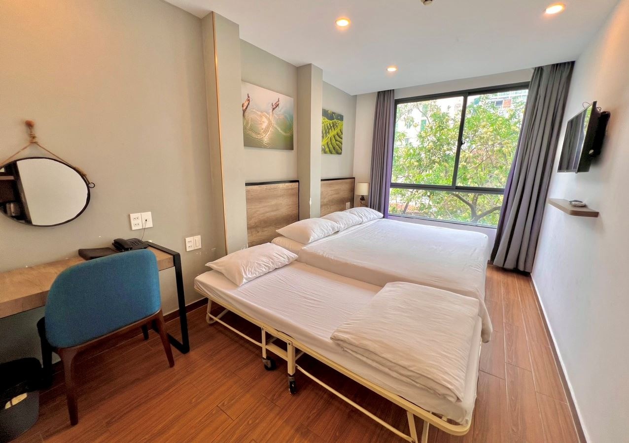 rooms-premier-deluxe-room-with-window