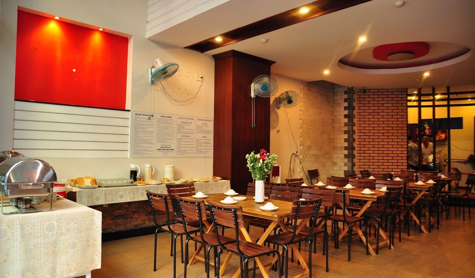 restaurants-restaurant