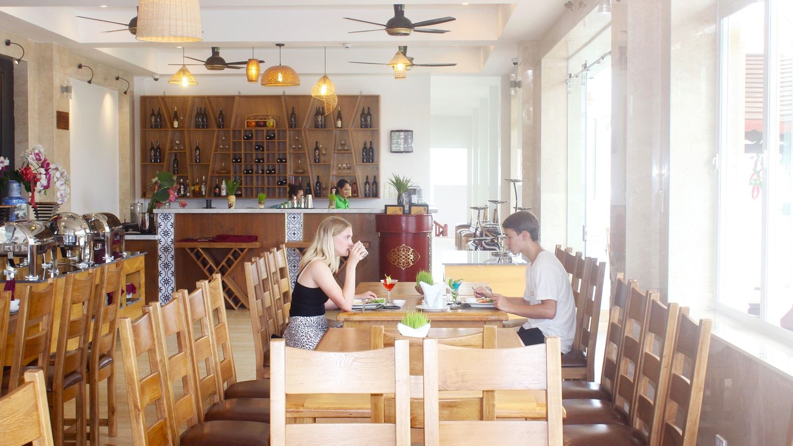 restaurants-restaurant