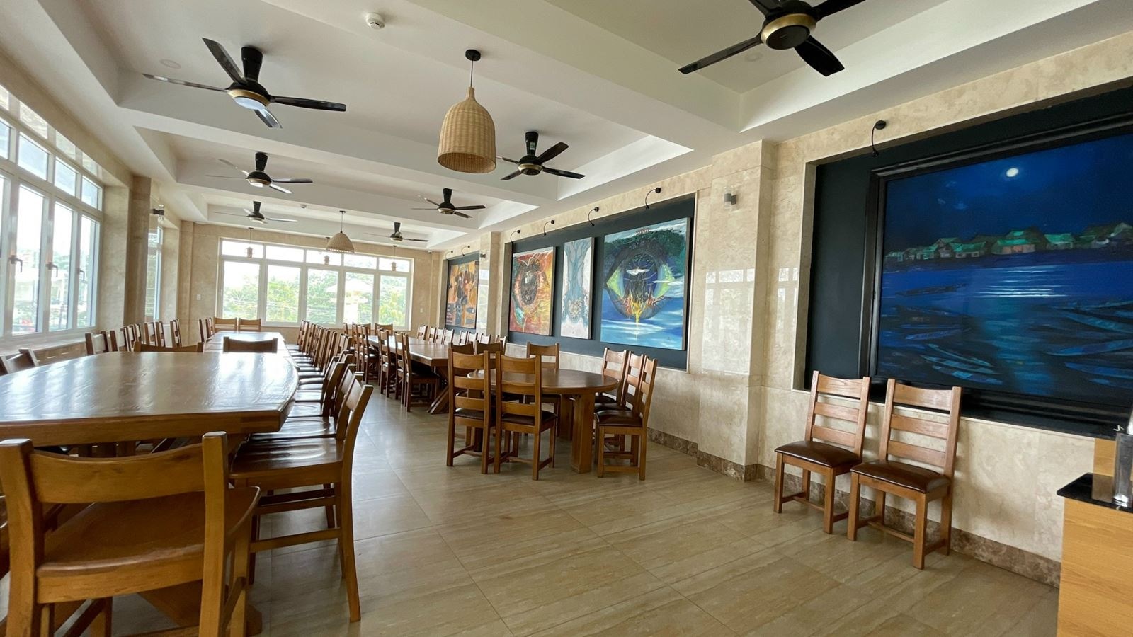 restaurants-restaurant