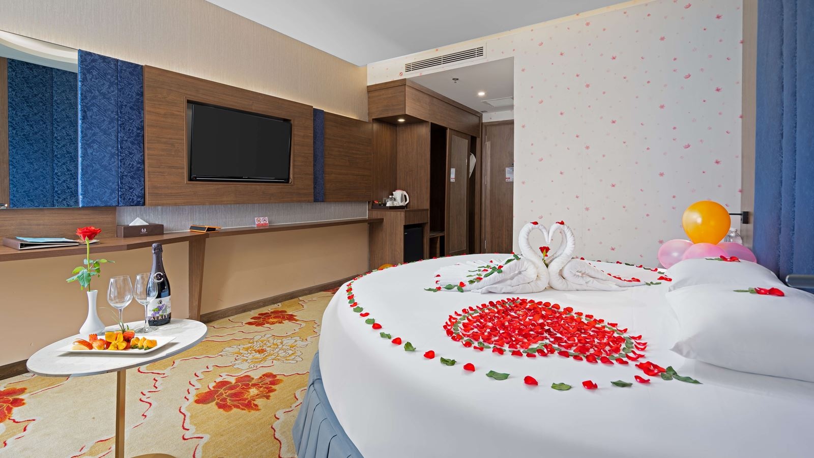 rooms-deluxe-honeymoon-partial-sea-view-child-without-extra-bed