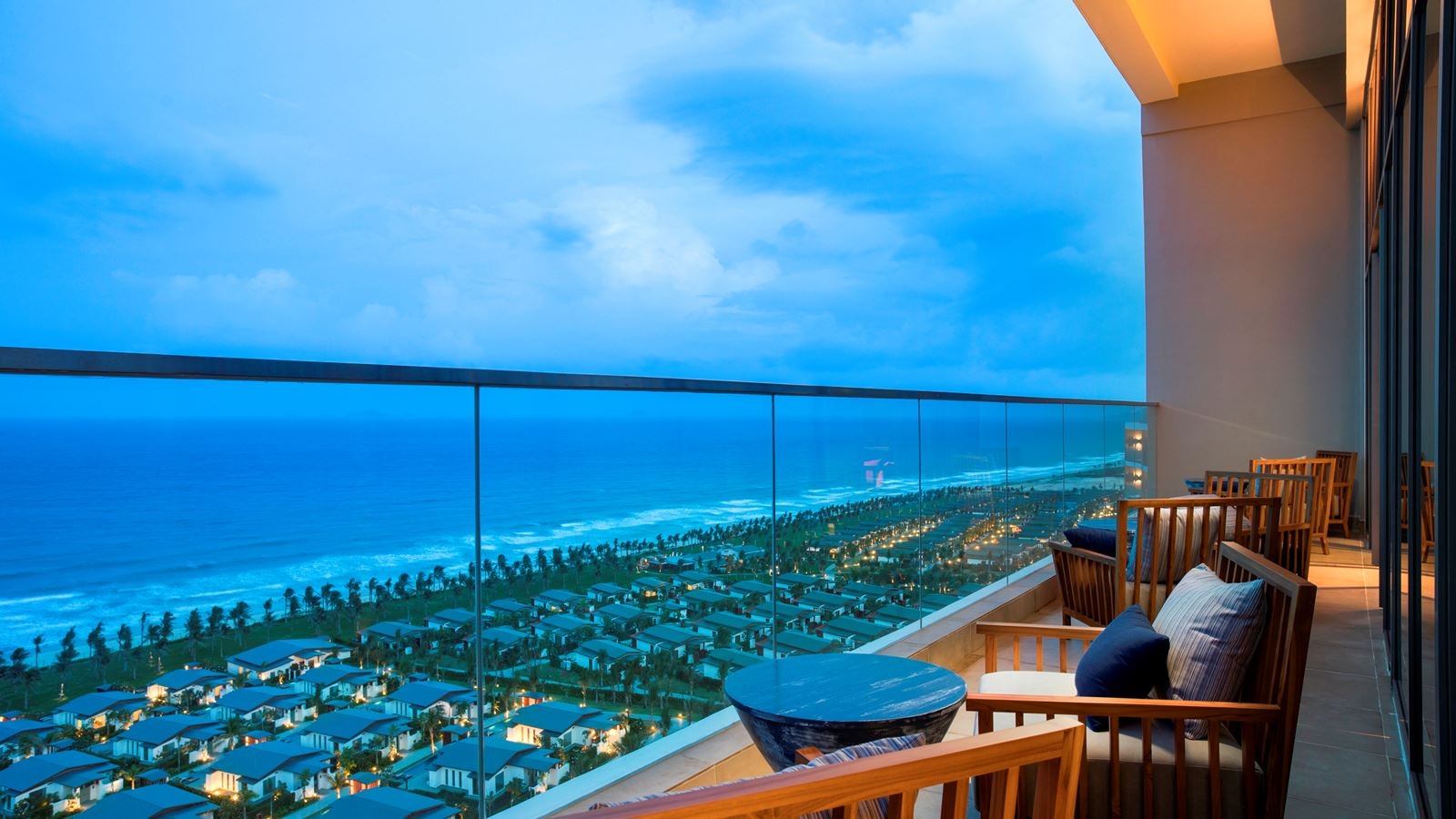 bars-executive-lounge