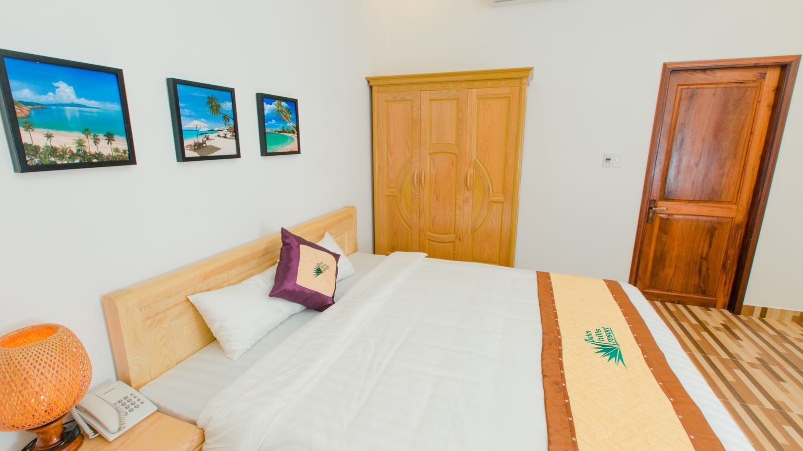 rooms-deluxe-room-garden-view