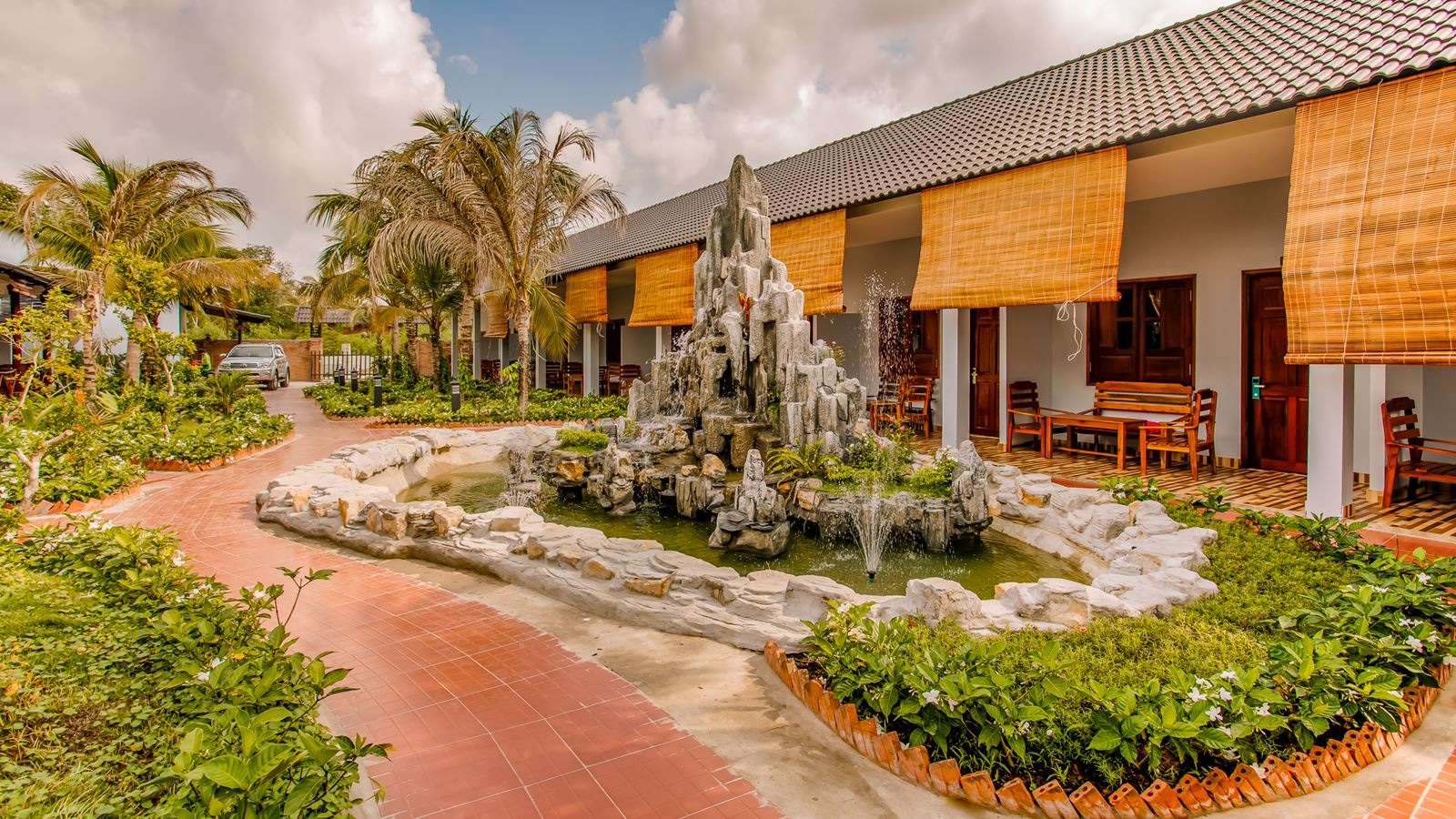 rooms-deluxe-room-garden-view