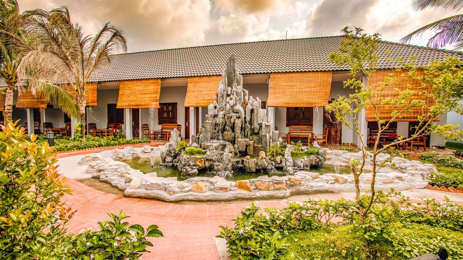 rooms-deluxe-room-garden-view