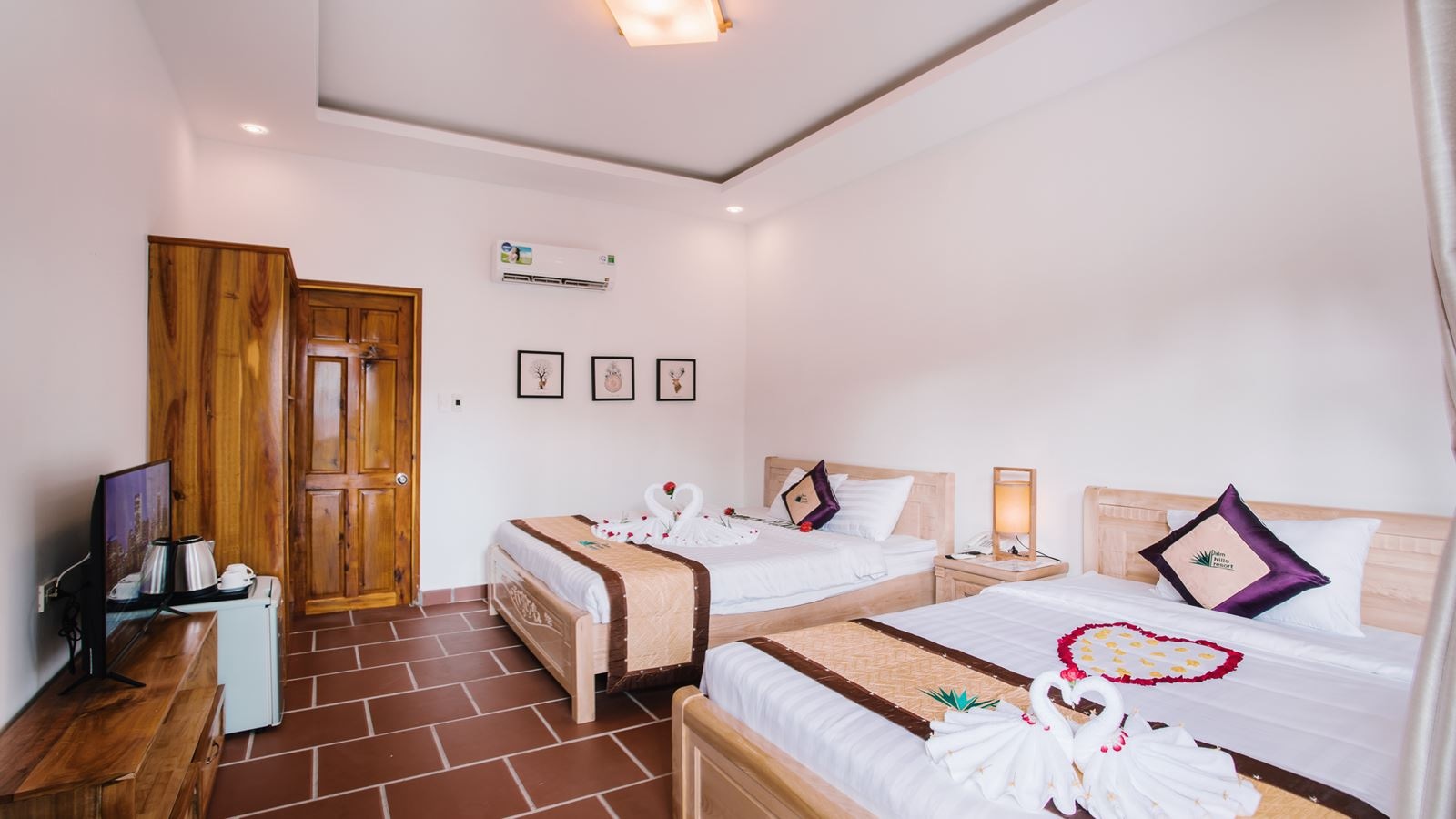 rooms-deluxe-family-garden-view