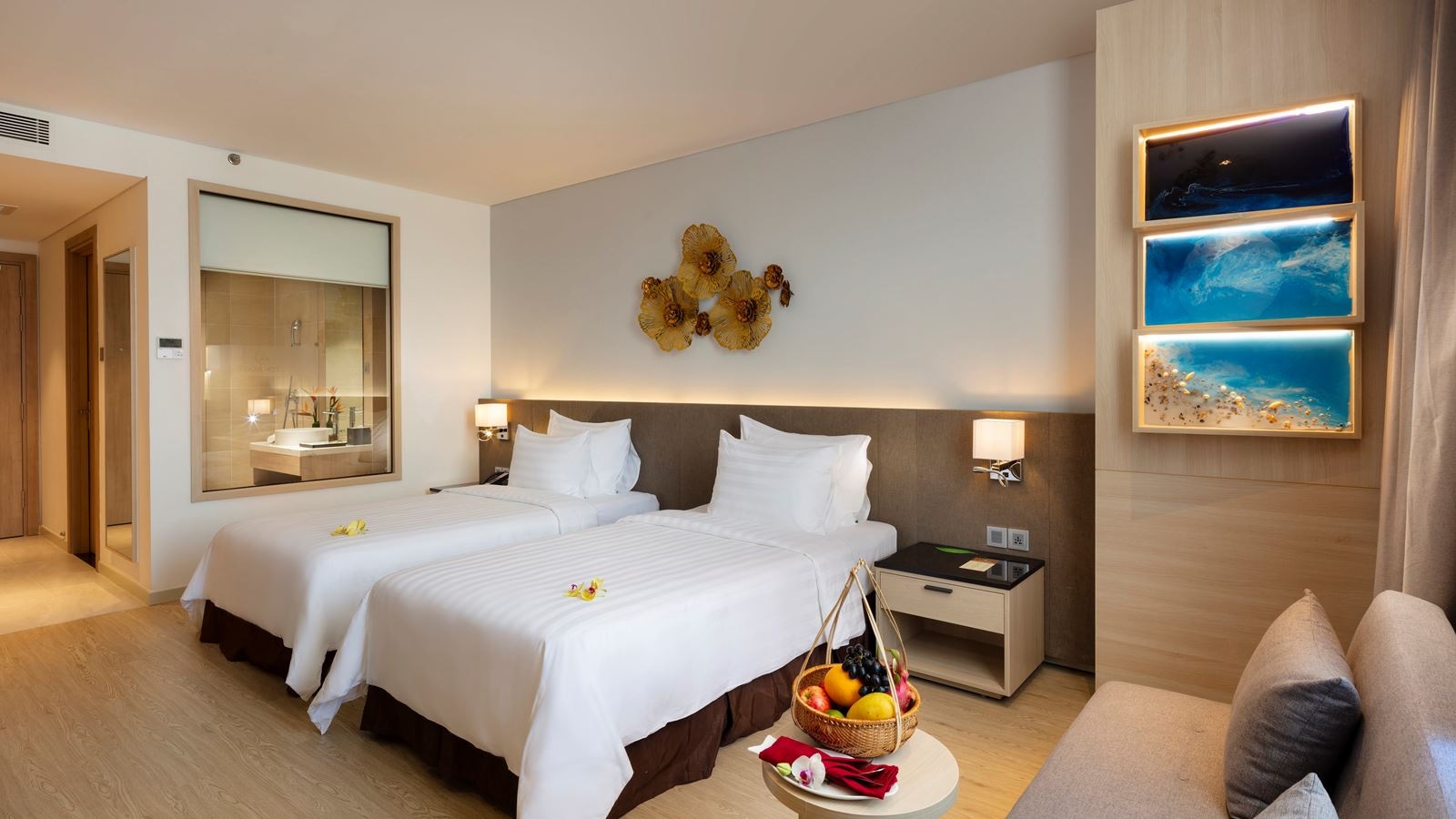 rooms-deluxe-city-view