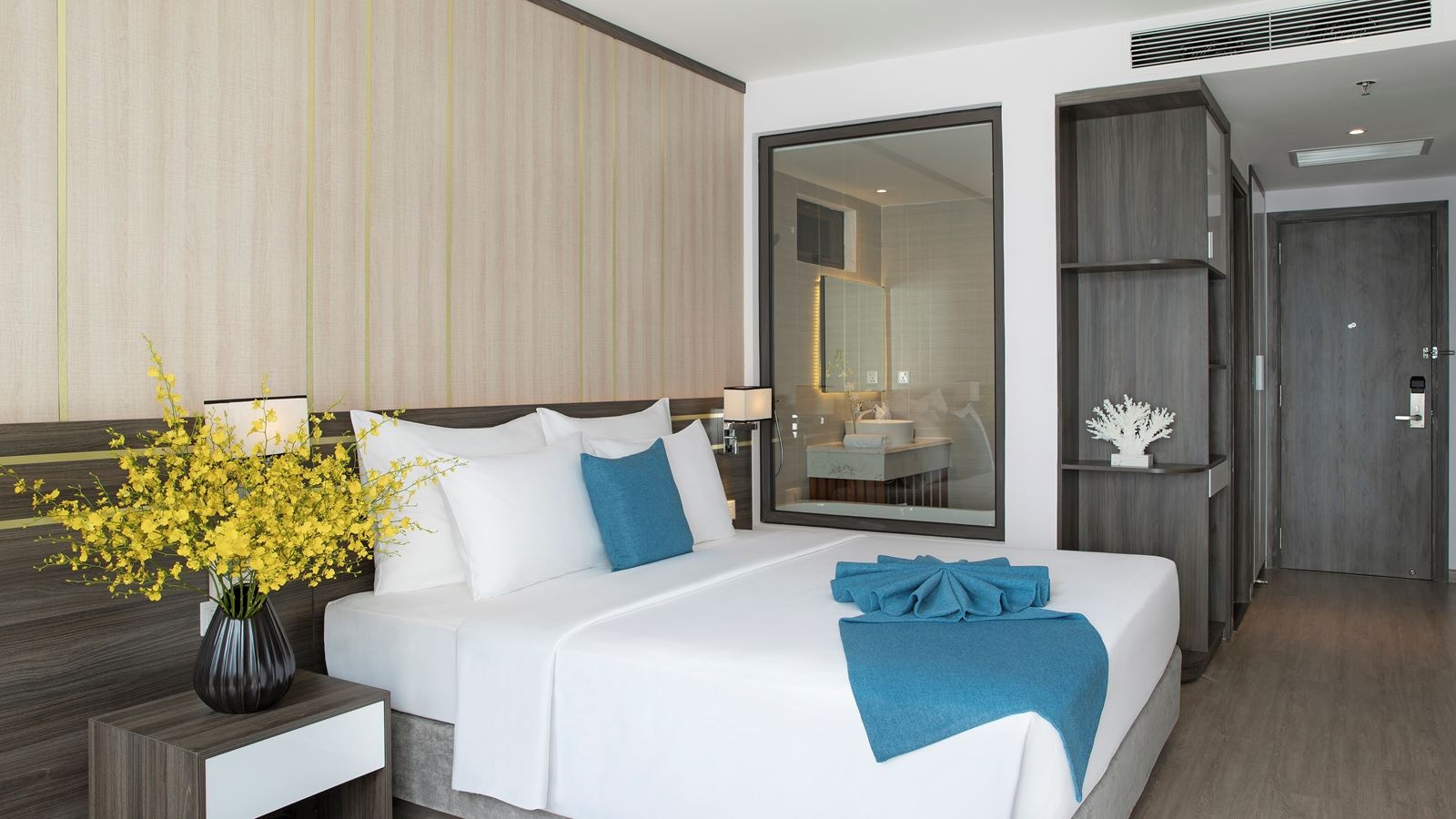 rooms-seana-suite-with-balcony