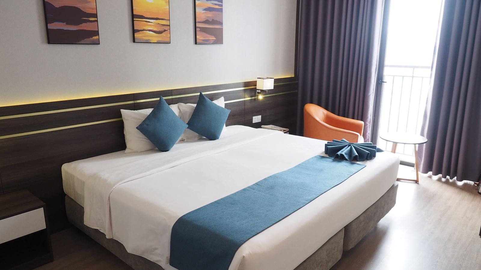 rooms-deluxe-city-with-french-balcony-child-without-extra-bed