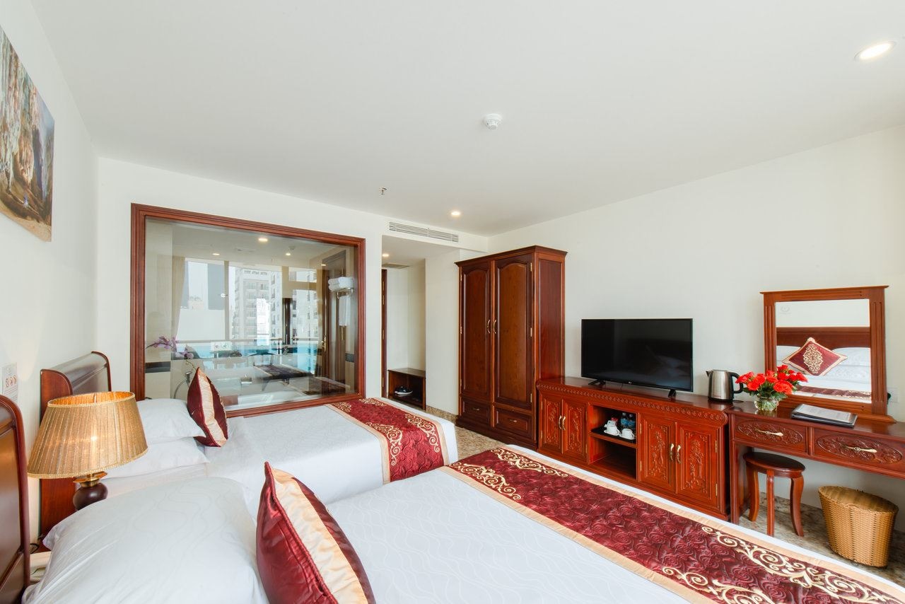 rooms-deluxe-balcony