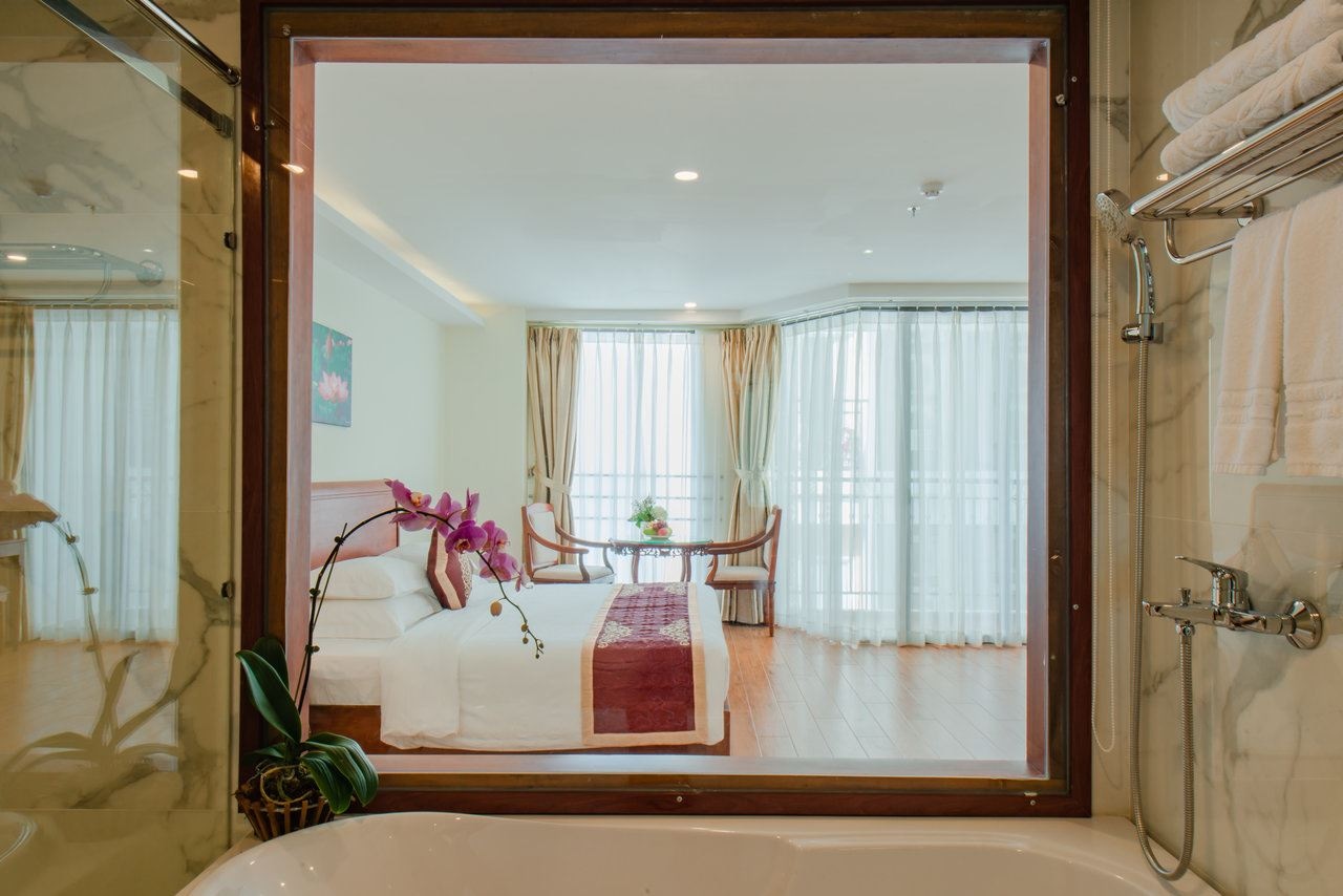 rooms-junior-suite-balcony