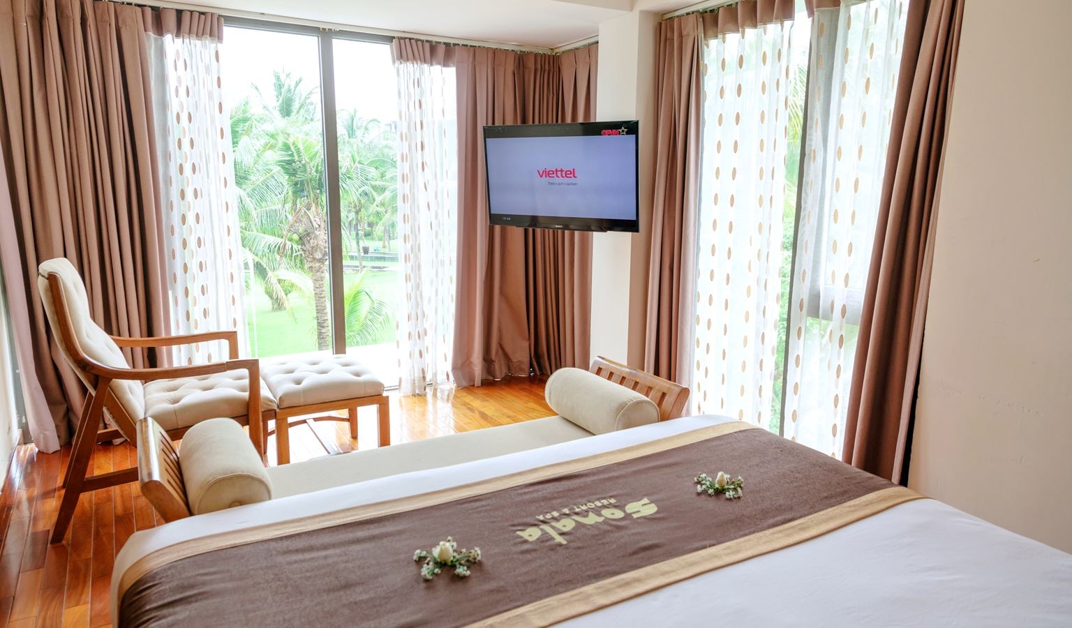 rooms-villa-3-bedrooms-balcony-with-private-pool