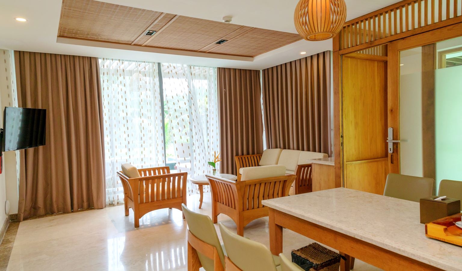 rooms-villa-3-bedrooms-balcony-with-private-pool