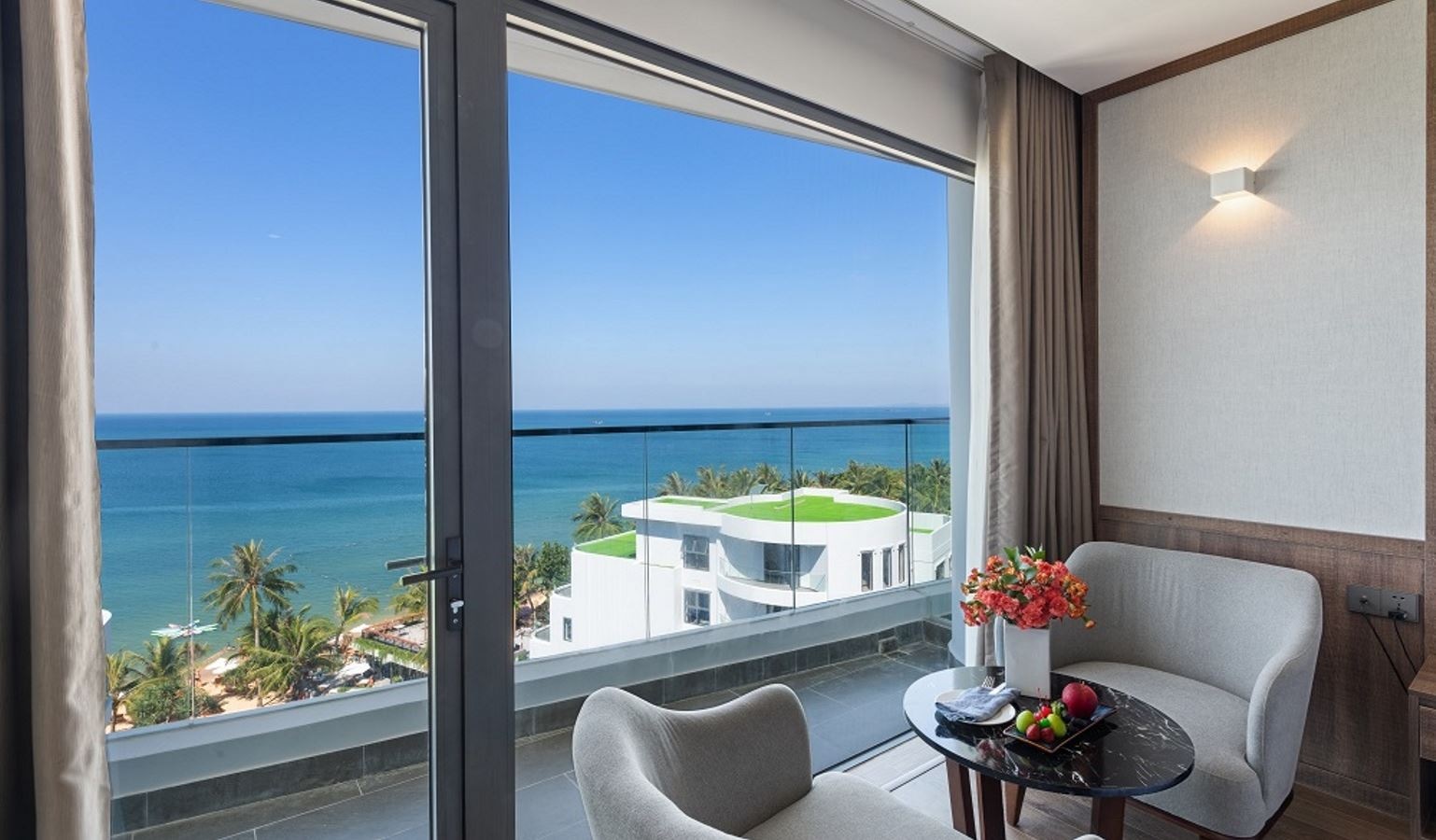 rooms-deluxe-ocean-panorama