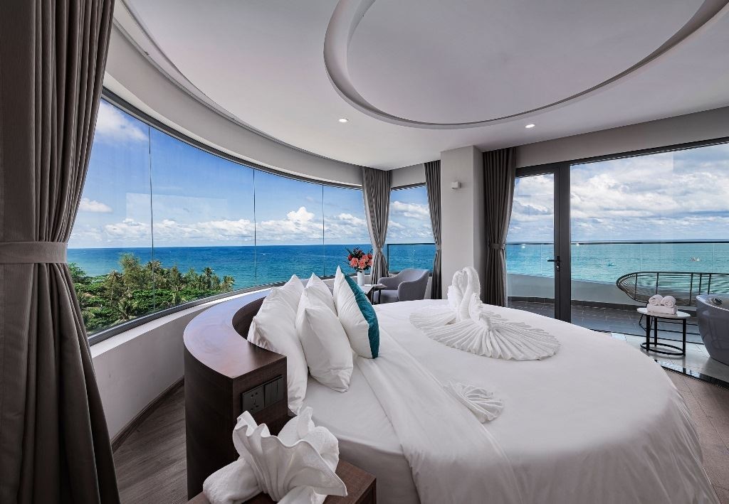 rooms-sunset-premium-ocean-panorama