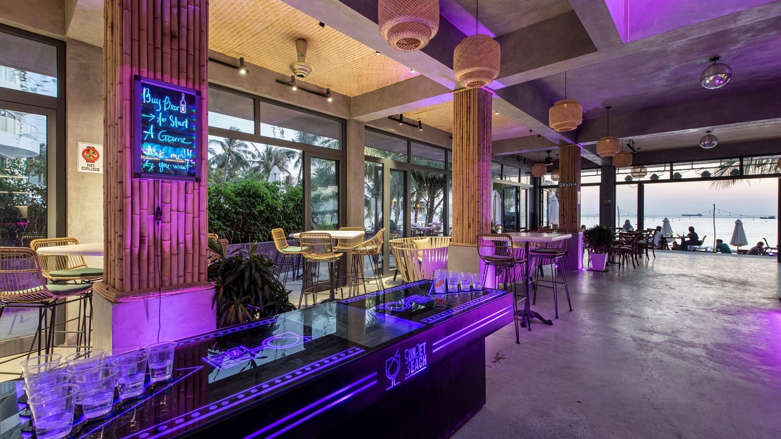 bars-sunset-beach-bar--restaurant