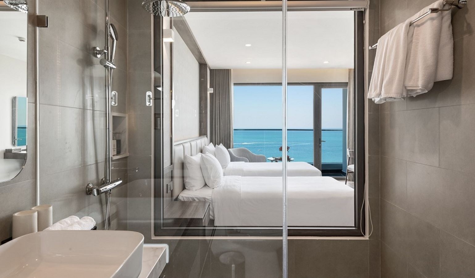 rooms-deluxe-ocean-panorama-child-without-extra-bed